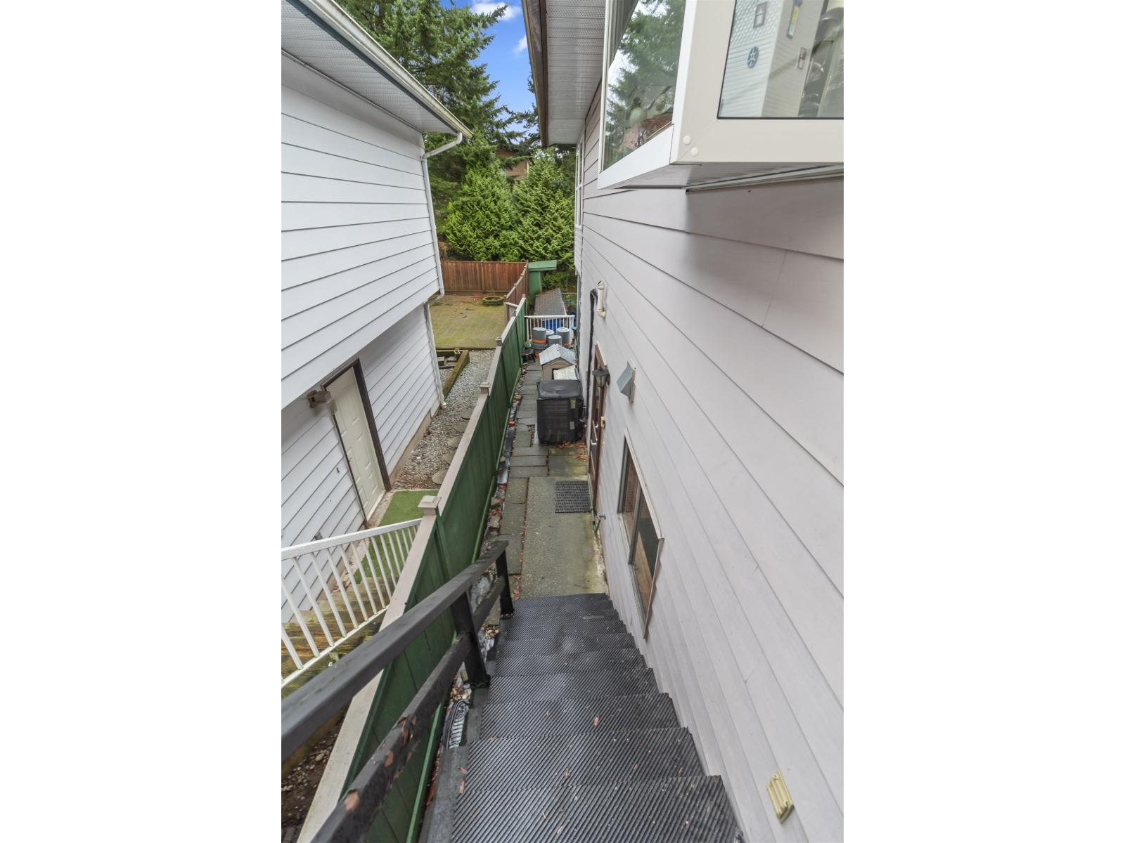 33132 Myrtle Avenue, Mission, British Columbia  V2V 5W1 - Photo 4 - R3079107
