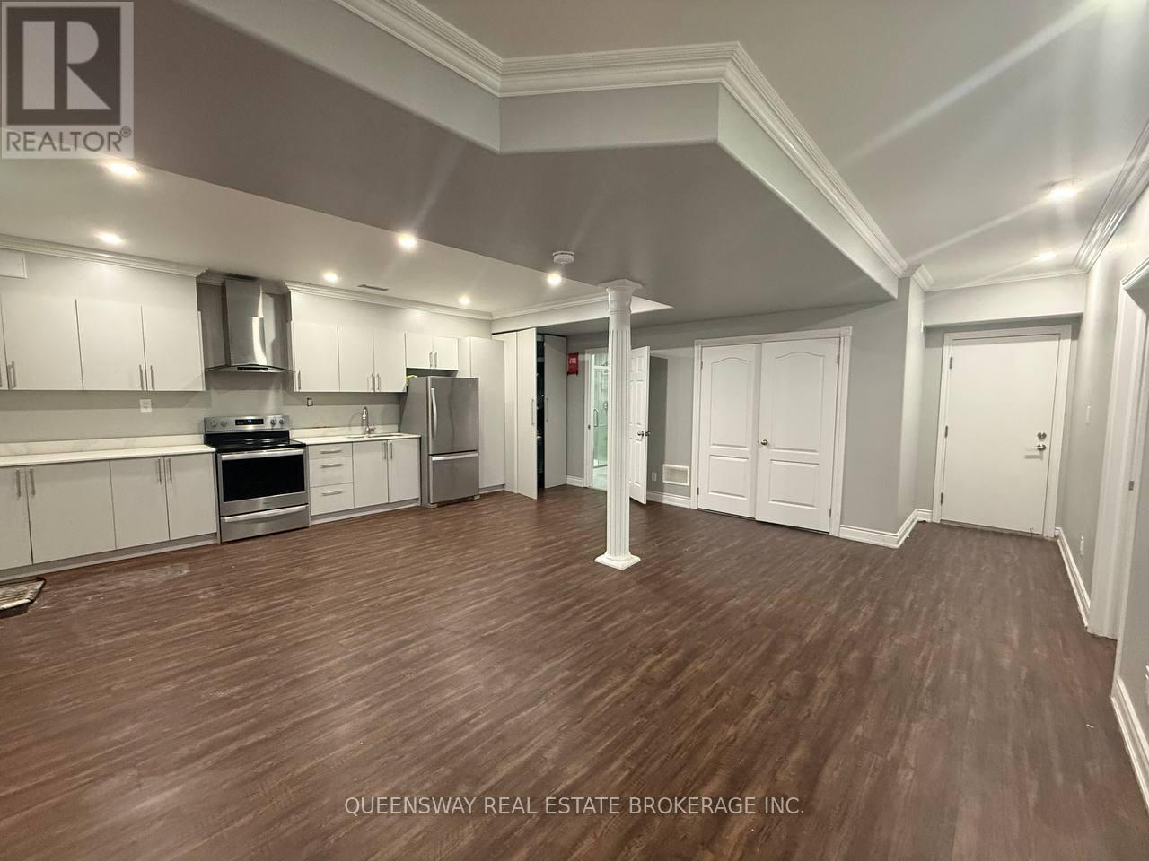 2 - 15 Perkins Drive E, Brampton (Northwest Sandalwood Parkway), Ontario  L7A 3W2 - Photo 1 - W12693628