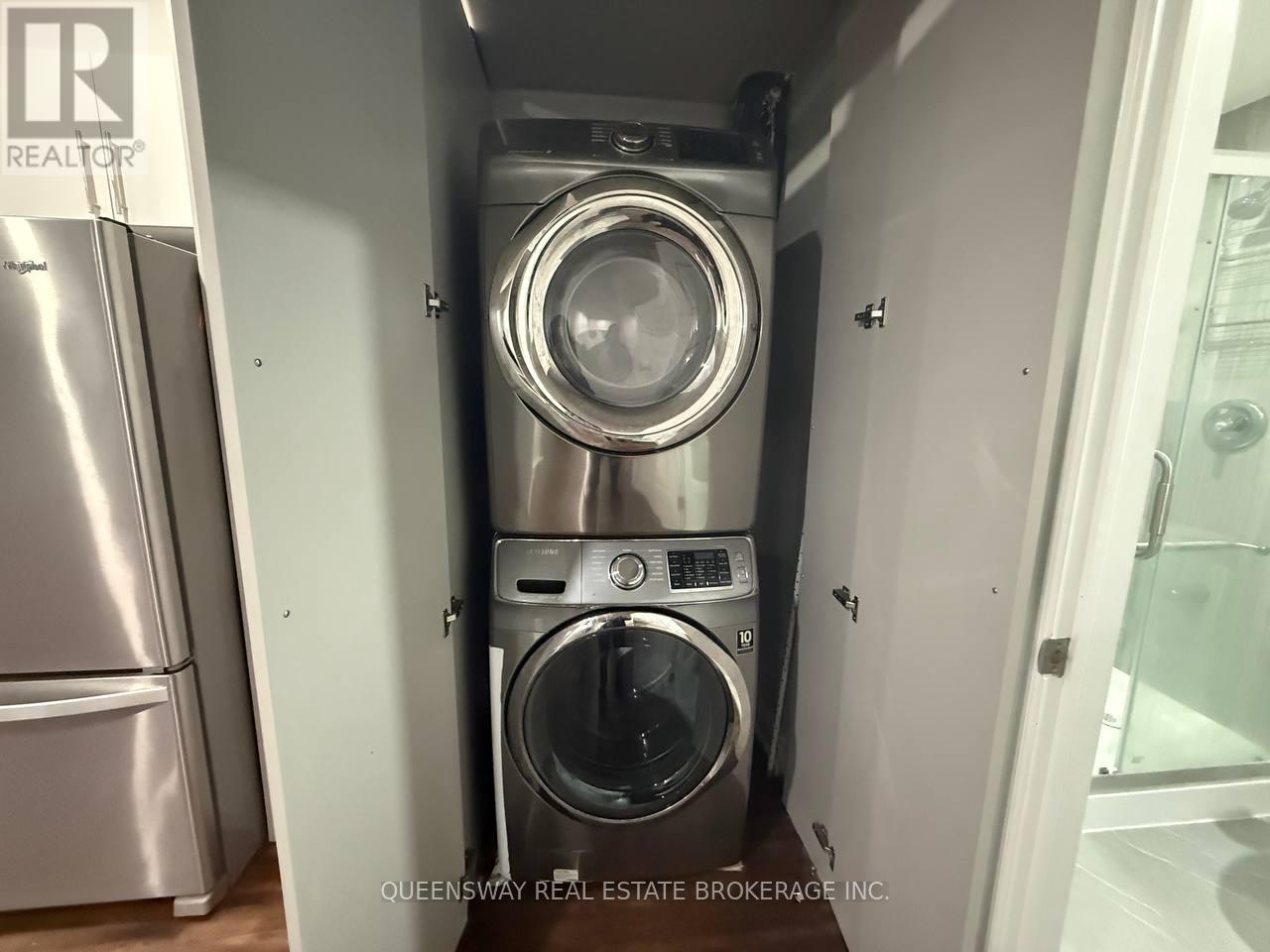 2 - 15 Perkins Drive E, Brampton (Northwest Sandalwood Parkway), Ontario  L7A 3W2 - Photo 10 - W12693628