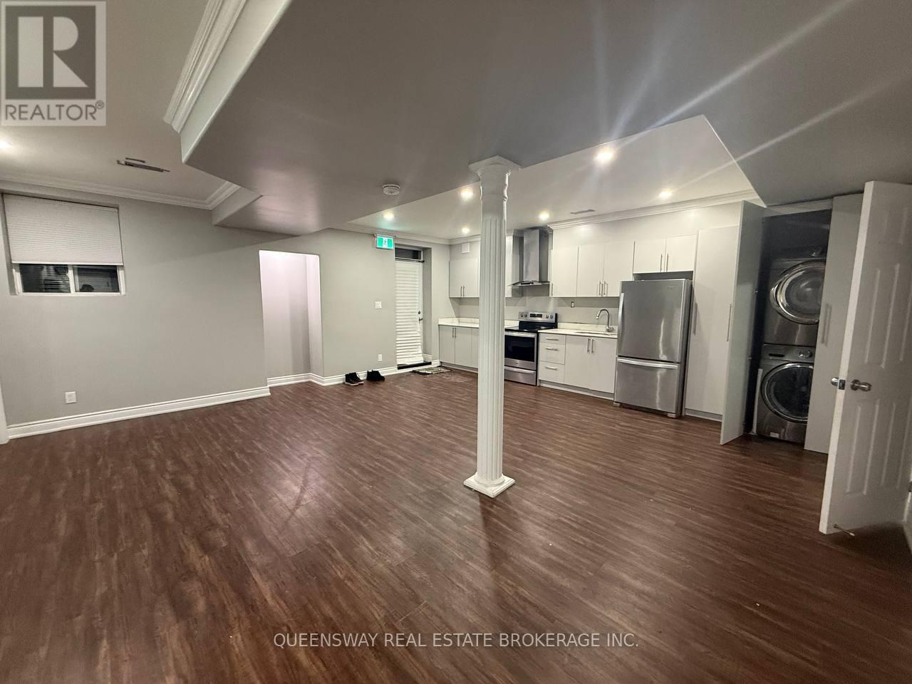 2 - 15 Perkins Drive E, Brampton (Northwest Sandalwood Parkway), Ontario  L7A 3W2 - Photo 3 - W12693628