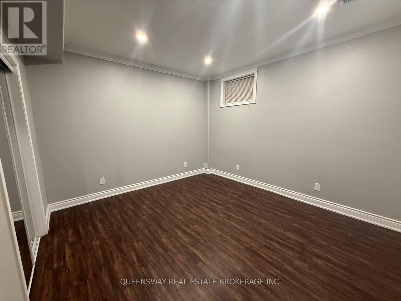 2 - 15 Perkins Drive E, Brampton (Northwest Sandalwood Parkway), Ontario  L7A 3W2 - Photo 6 - W12693628