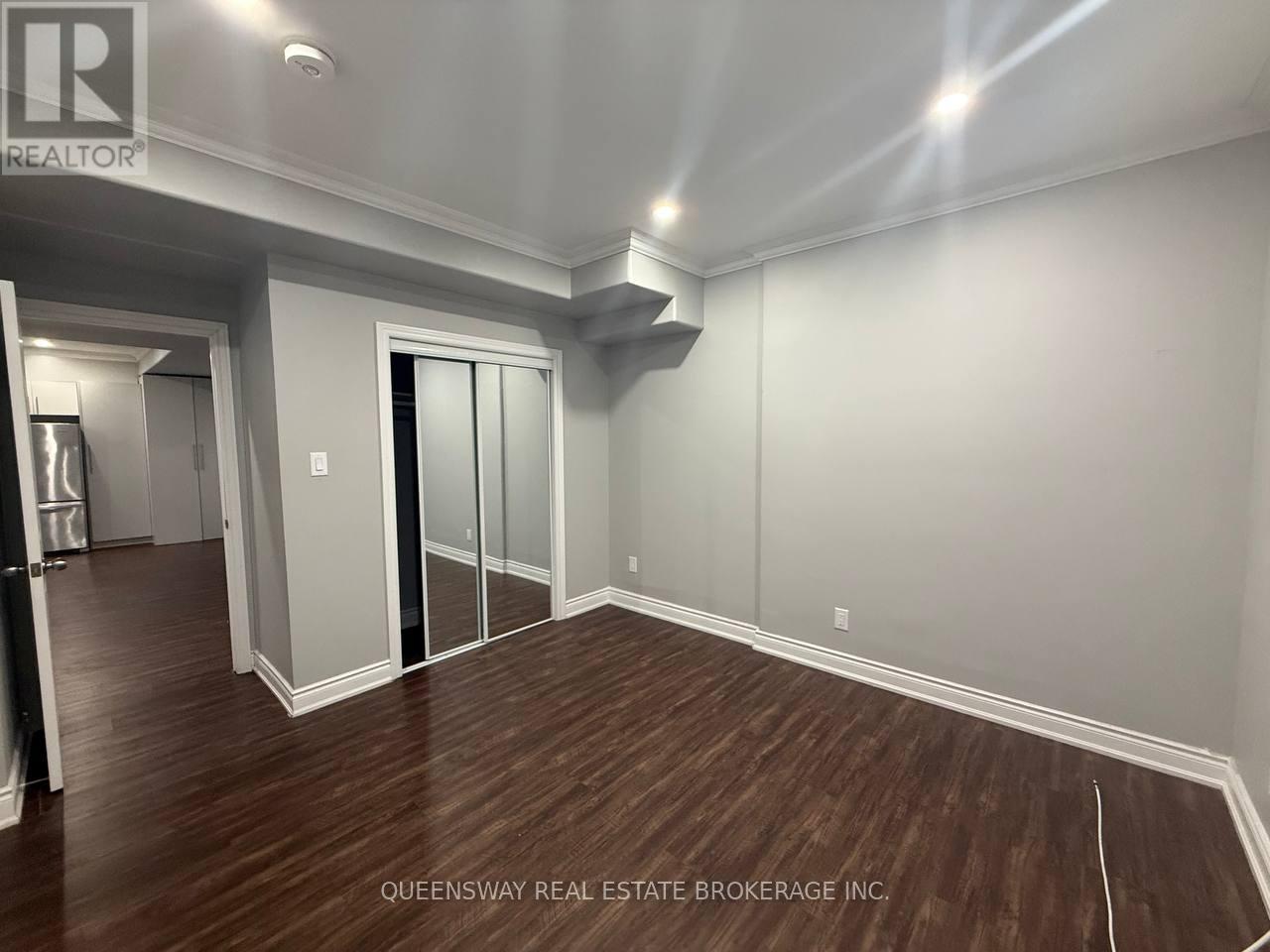 2 - 15 Perkins Drive E, Brampton (Northwest Sandalwood Parkway), Ontario  L7A 3W2 - Photo 7 - W12693628