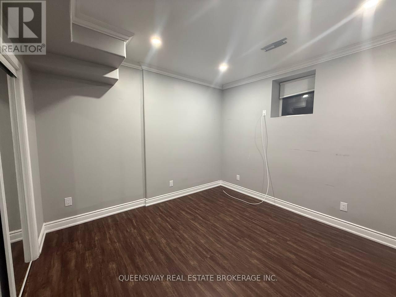 2 - 15 Perkins Drive E, Brampton (Northwest Sandalwood Parkway), Ontario  L7A 3W2 - Photo 8 - W12693628