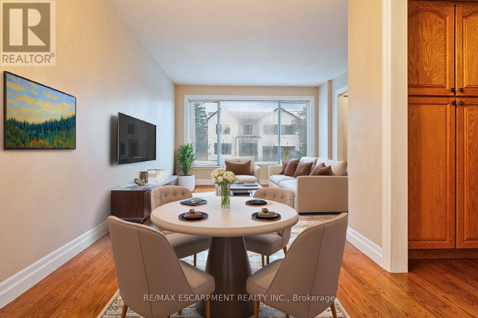 Upper - 249 Southview Road, Oakville, Ontario  L6K 2P2 - Photo 2 - W12693642