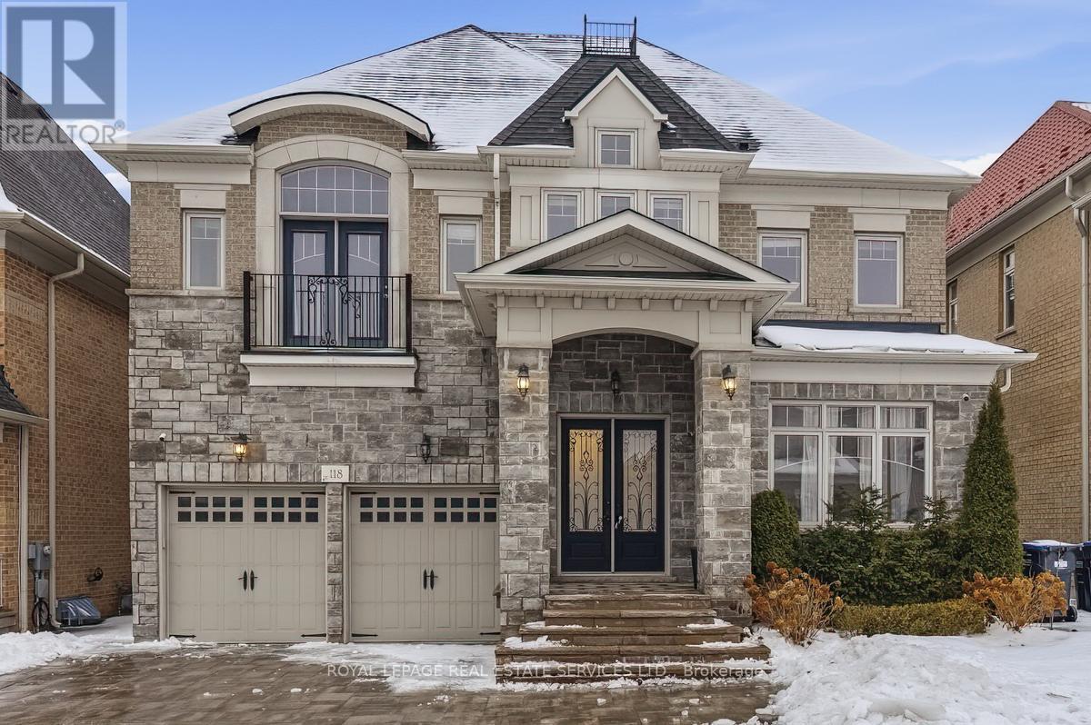 118 Coastline Drive, Brampton, Ontario  L6Y 0S4 - Photo 2 - W12693648