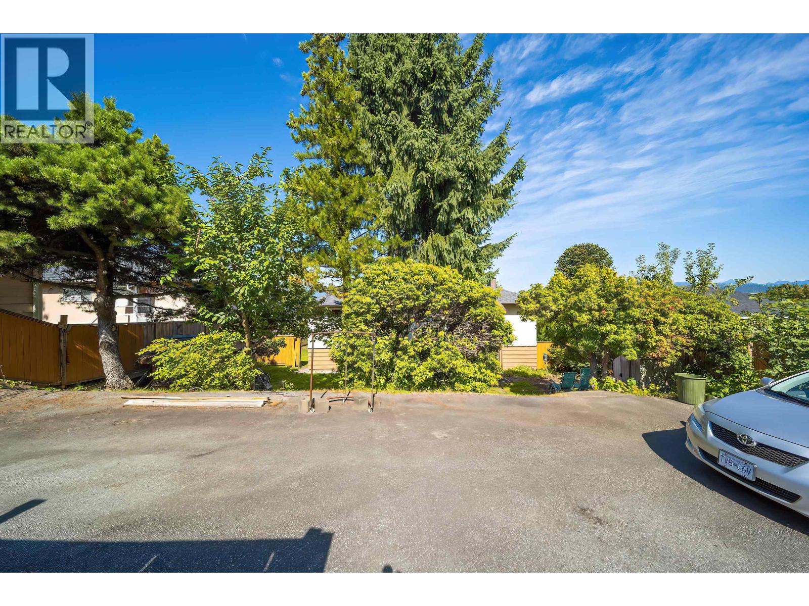 5130 Buxton Street, Burnaby, British Columbia  V5H 1J8 - Photo 10 - R3079285