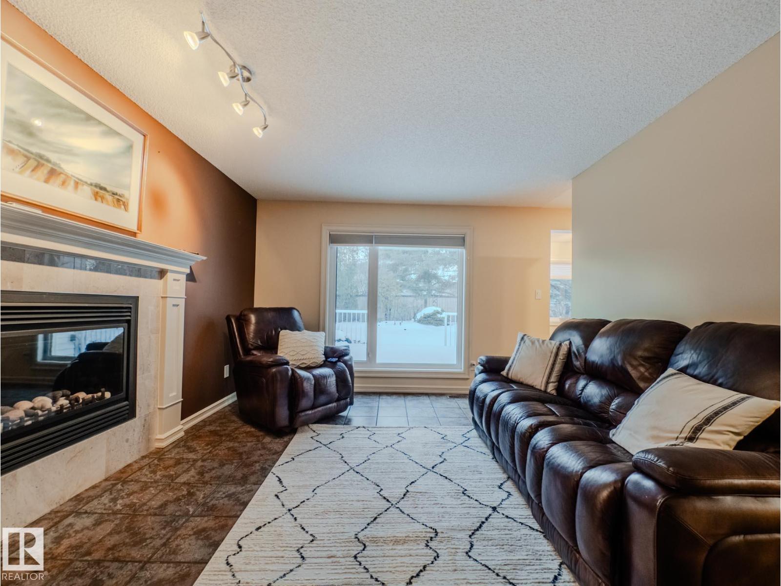 114 Meadowview Dr, Sherwood Park, Alberta  T8H 1M4 - Photo 12 - E4469930