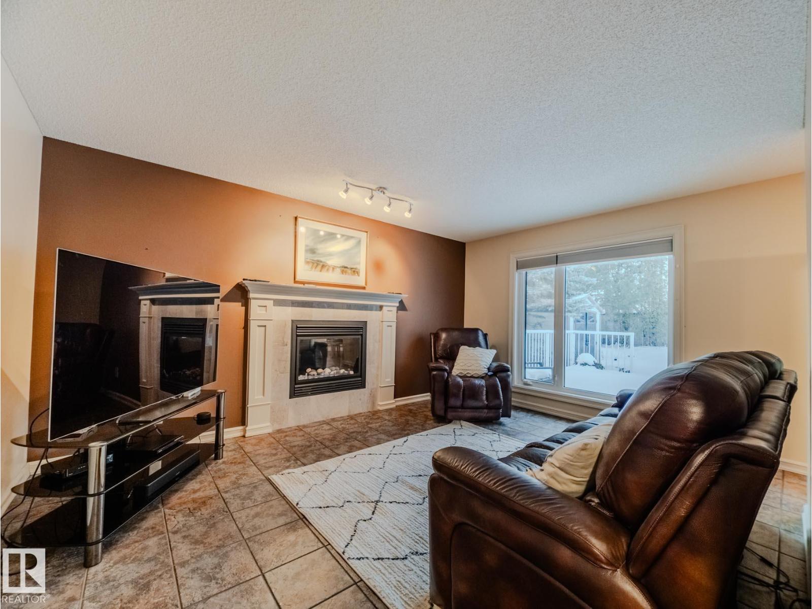 114 Meadowview Dr, Sherwood Park, Alberta  T8H 1M4 - Photo 14 - E4469930