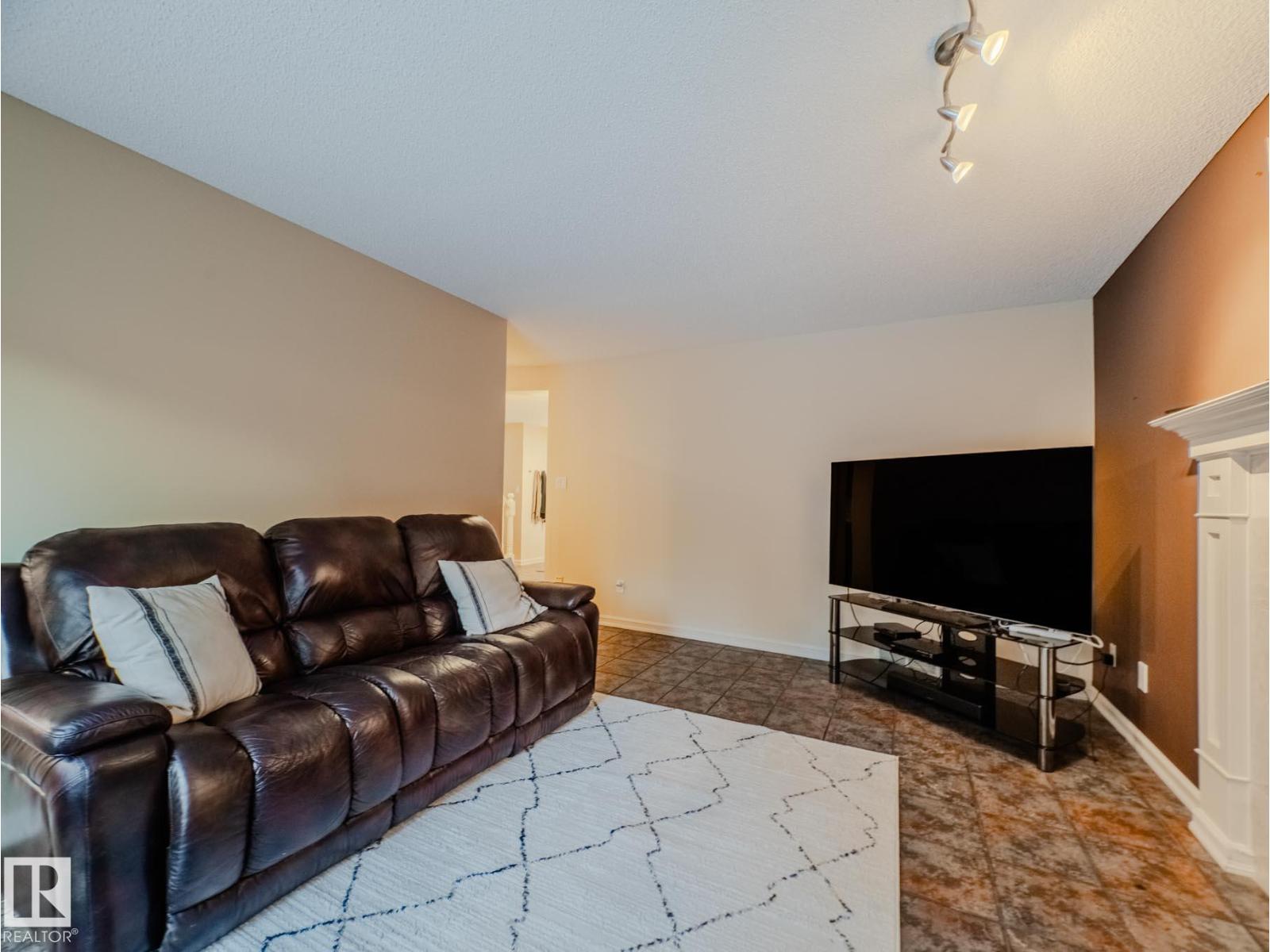 114 Meadowview Dr, Sherwood Park, Alberta  T8H 1M4 - Photo 15 - E4469930