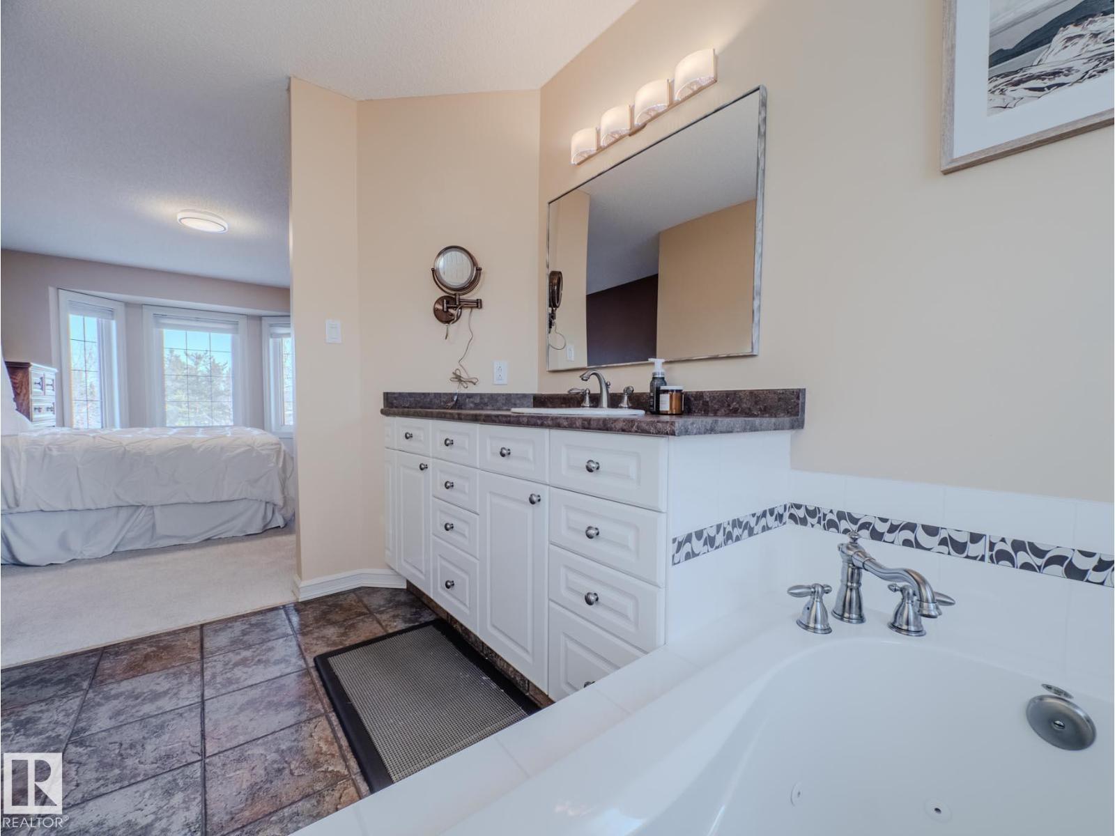114 Meadowview Dr, Sherwood Park, Alberta  T8H 1M4 - Photo 39 - E4469930