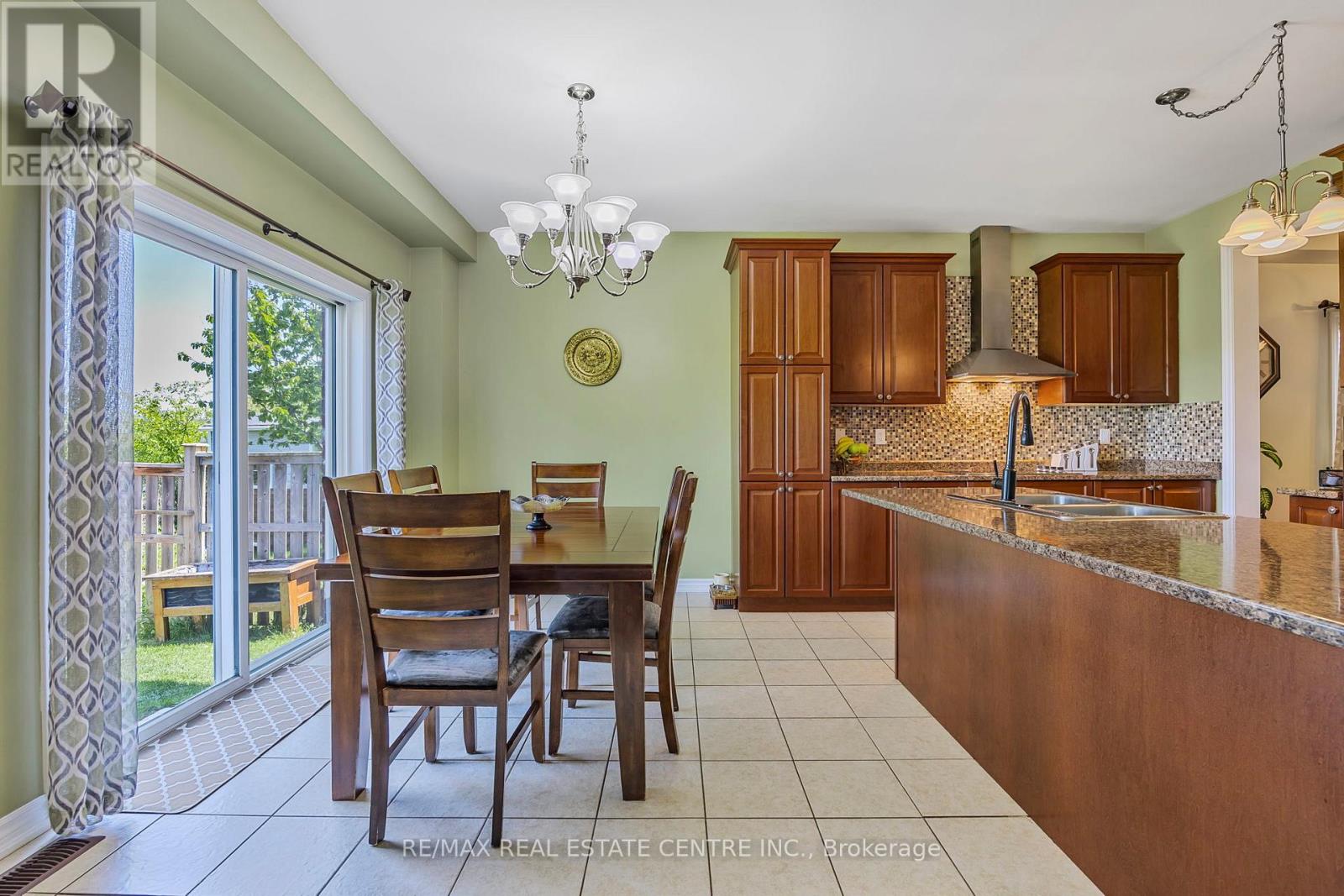 904 O'reilly Crescent, Shelburne, Ontario  L9V 2S7 - Photo 11 - X12693634