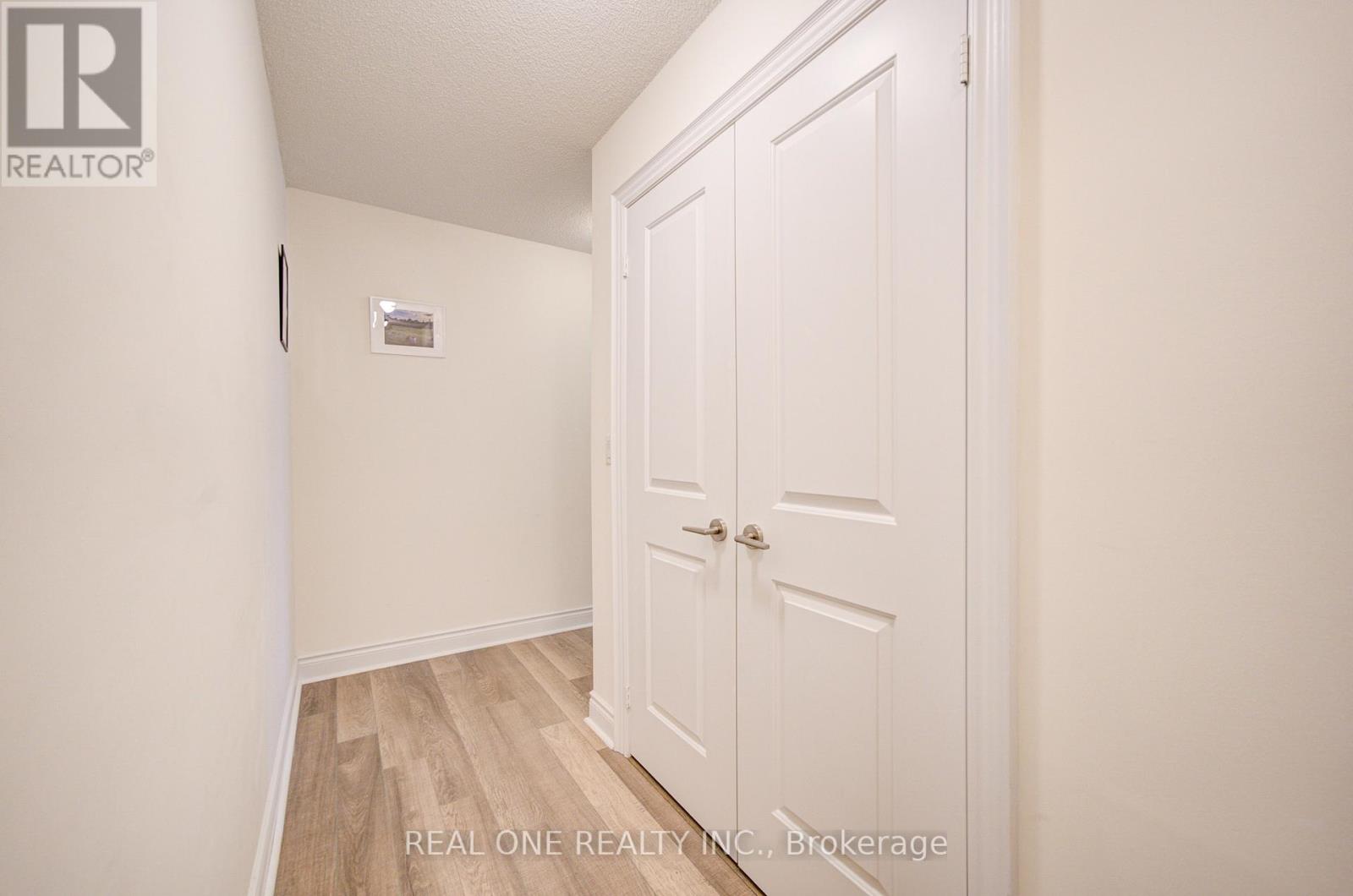 1509 - 28 Ted Rogers Way, Toronto, Ontario  M4Y 2J4 - Photo 7 - C12655108