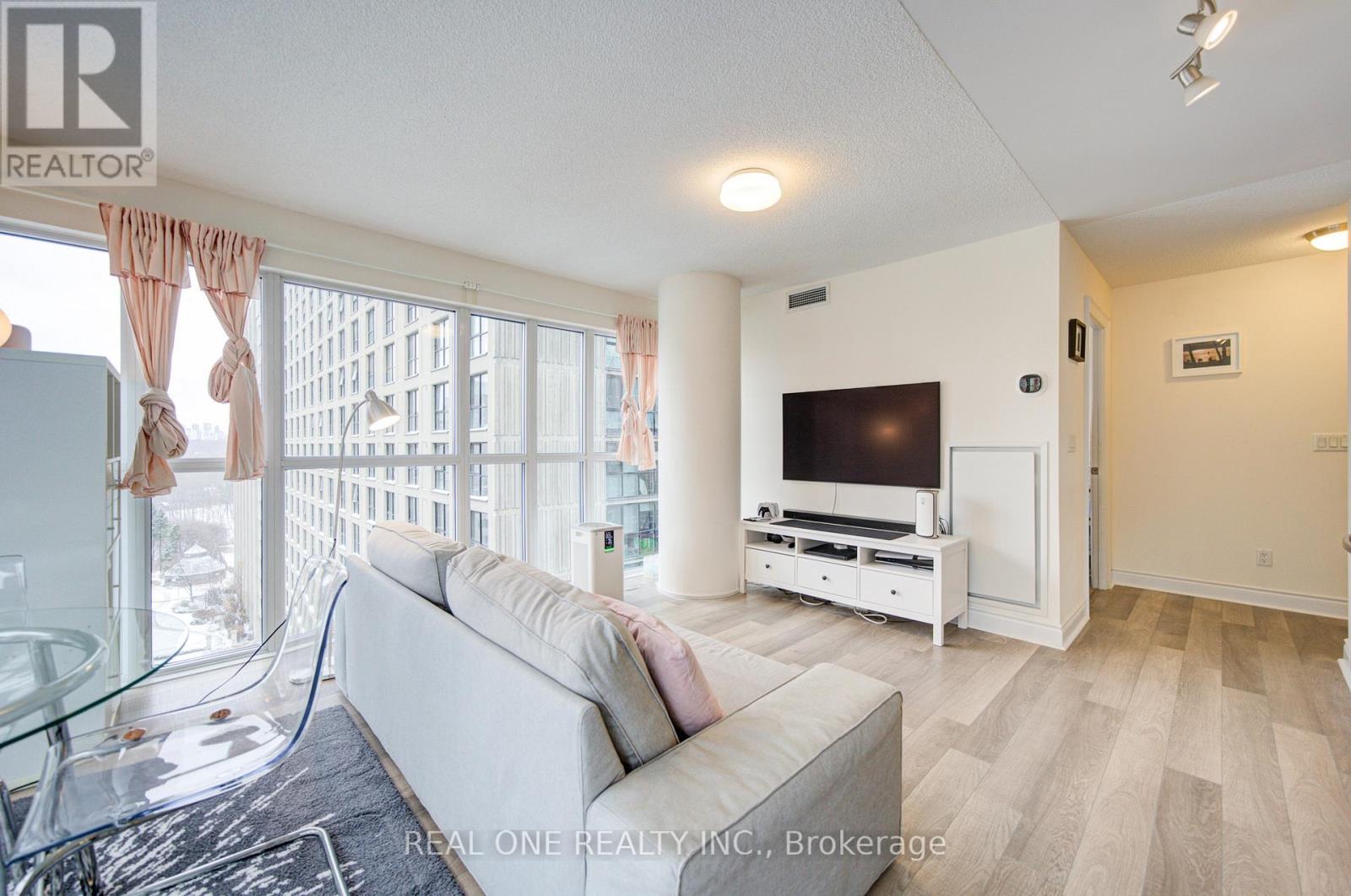 1509 - 28 Ted Rogers Way, Toronto, Ontario  M4Y 2J4 - Photo 3 - C12655108