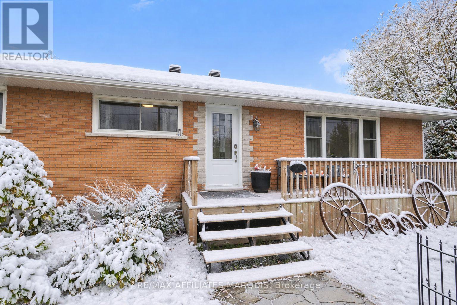 7349 Roger Stevens Drive, Montague, Ontario  K7A 4S6 - Photo 3 - X12452711