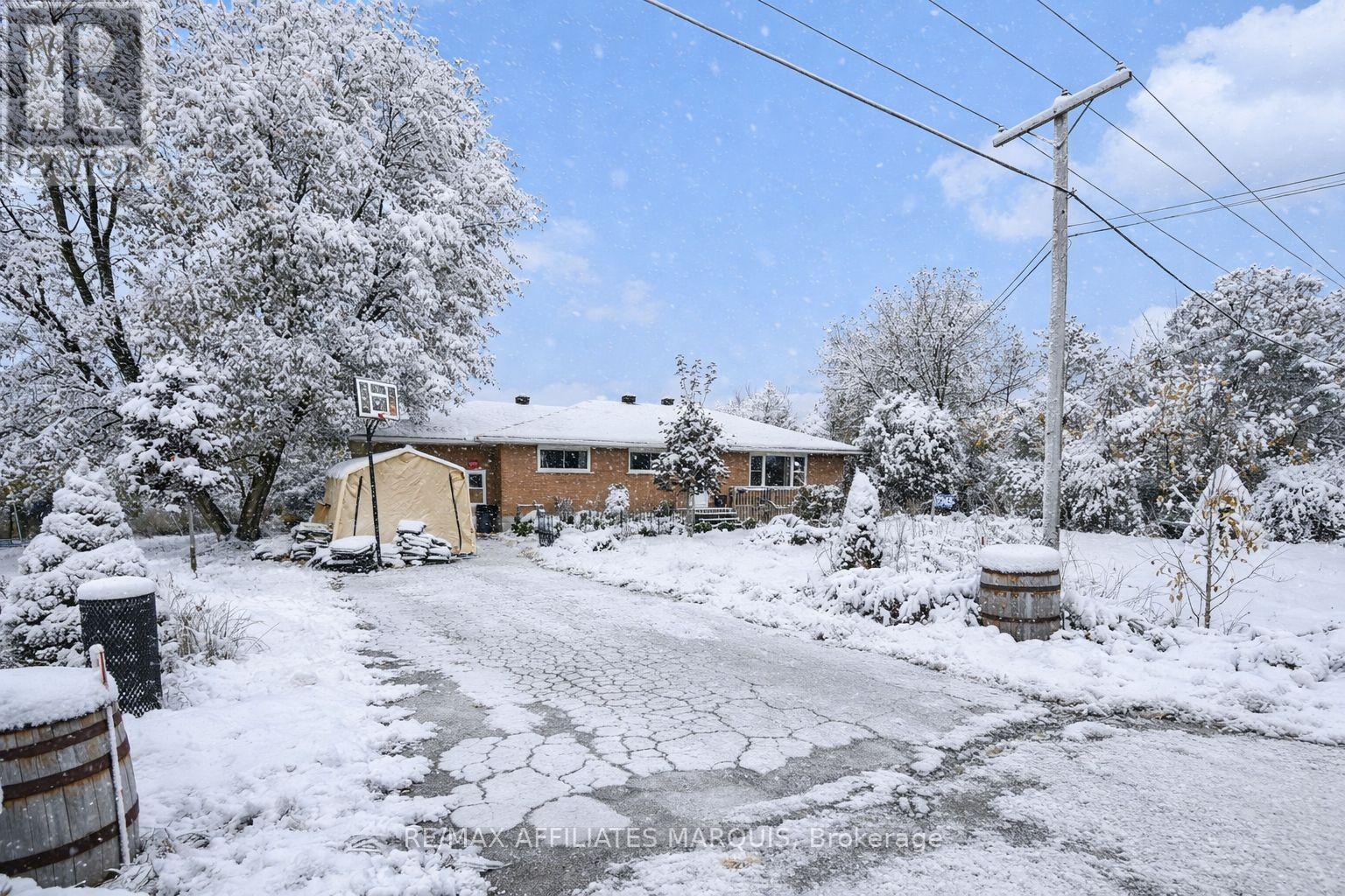 7349 Roger Stevens Drive, Montague, Ontario  K7A 4S6 - Photo 2 - X12452711