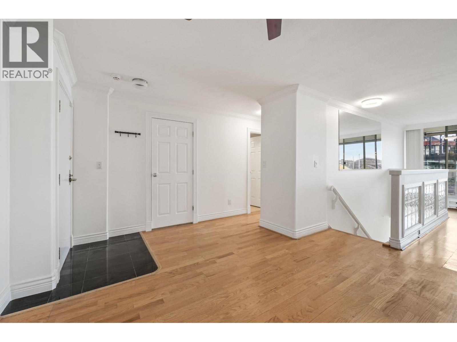 205 1600 Howe Street, Vancouver, British Columbia  V6Z 2L9 - Photo 3 - R3076026