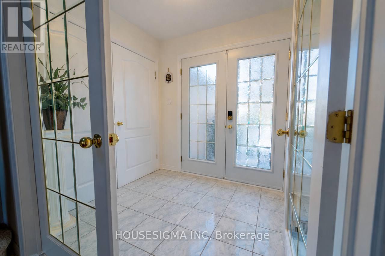 566 566 Falwyn Cres Crescent, Ottawa, Ontario  K4A 2A4 - Photo 5 - X12693652