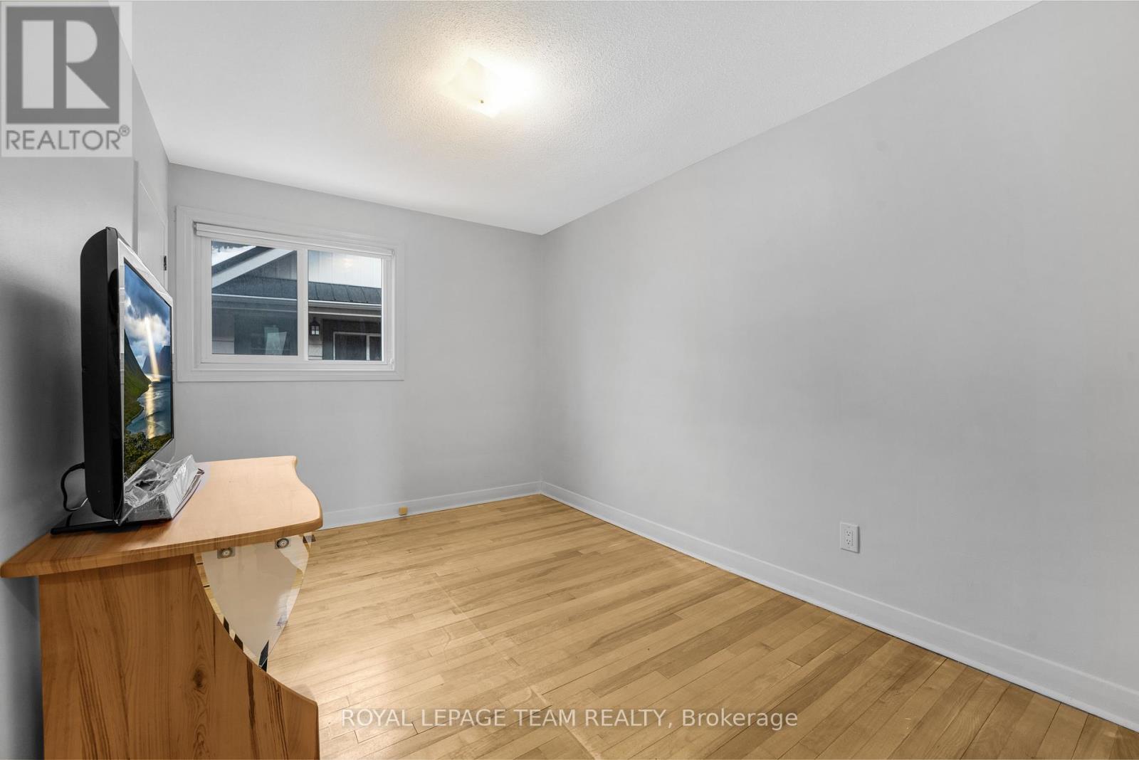 Lower Unit - 1666 Edge Hill Place, Ottawa, Ontario  K1V 7V9 - Photo 11 - X12693710