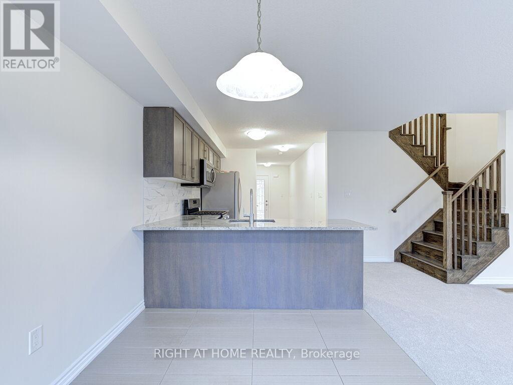 121 Scarletwood Street, Hamilton, Ontario  L8J 0K8 - Photo 17 - X12688118