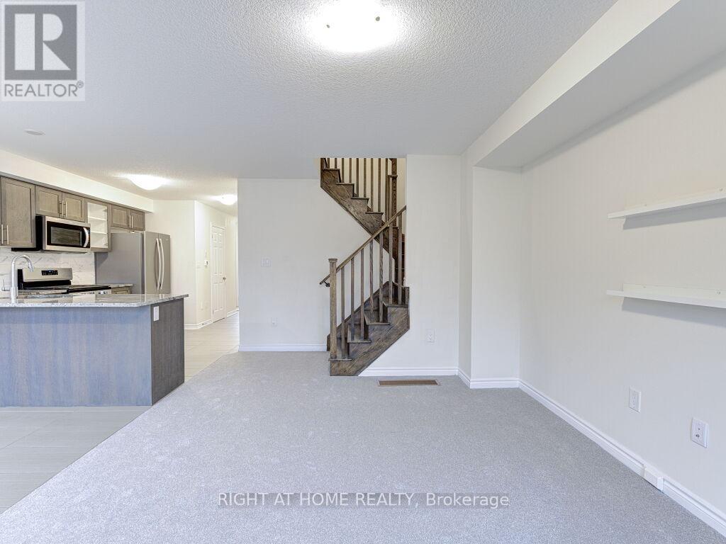 121 Scarletwood Street, Hamilton, Ontario  L8J 0K8 - Photo 24 - X12688118