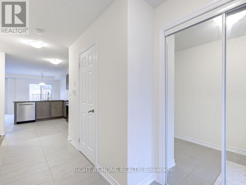 121 Scarletwood Street, Hamilton, Ontario  L8J 0K8 - Photo 7 - X12688118