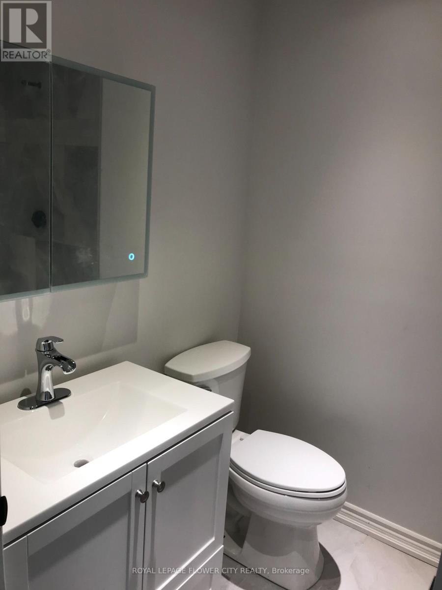 Main Level - 62 Edmonton Road, Toronto, Ontario  M2J 4T2 - Photo 11 - C12693670