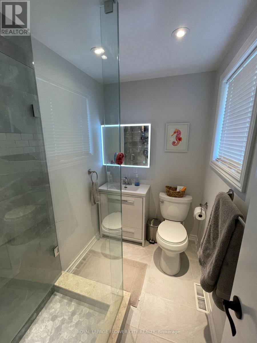 Main Level - 62 Edmonton Road, Toronto, Ontario  M2J 4T2 - Photo 14 - C12693670