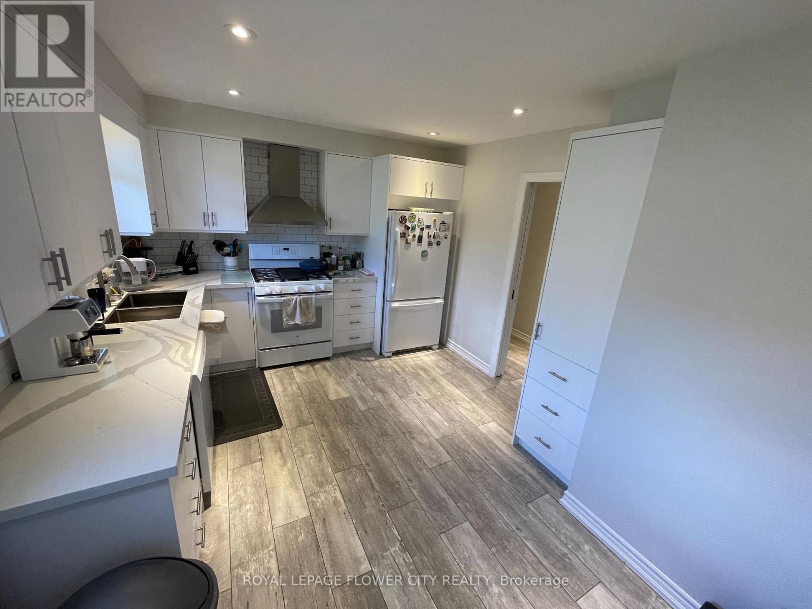 Main Level - 62 Edmonton Road, Toronto, Ontario  M2J 4T2 - Photo 7 - C12693670