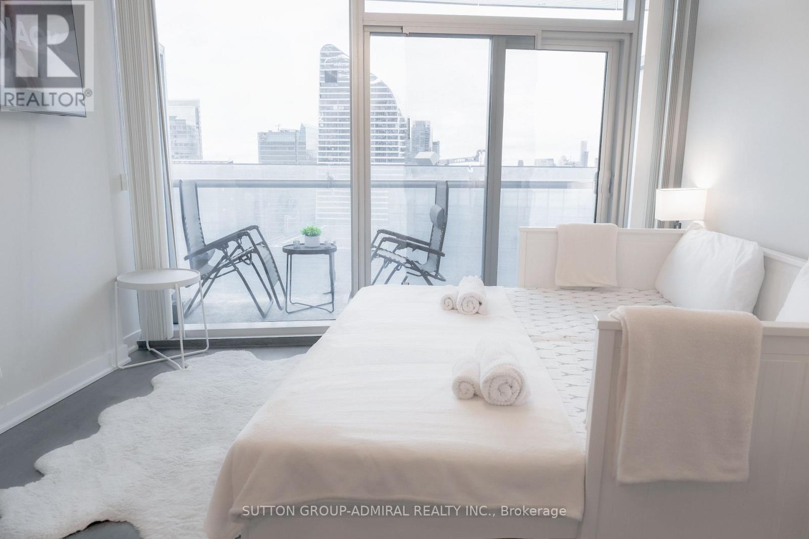 4908 - 12 York Street, Toronto (Waterfront Communities), Ontario  M5J 0A9 - Photo 4 - C12693676