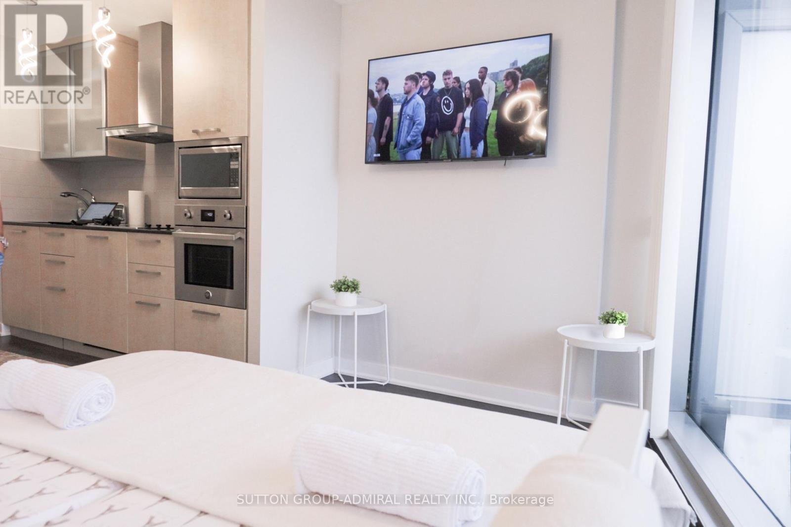 4908 - 12 York Street, Toronto (Waterfront Communities), Ontario  M5J 0A9 - Photo 7 - C12693676