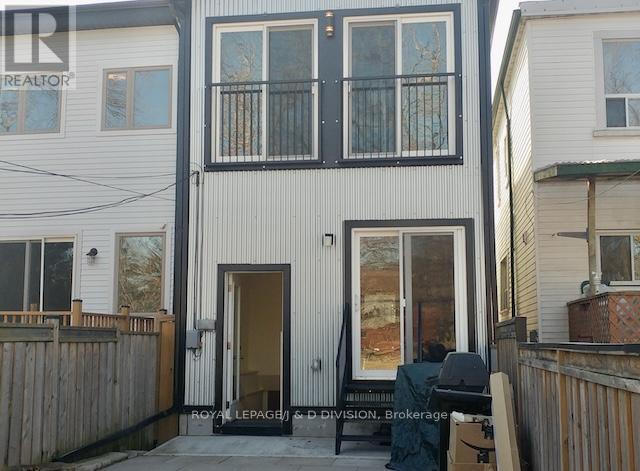 1 - 179 Coxwell Avenue, Toronto (Woodbine Corridor), Ontario  M4L 3B4 - Photo 5 - E12693708