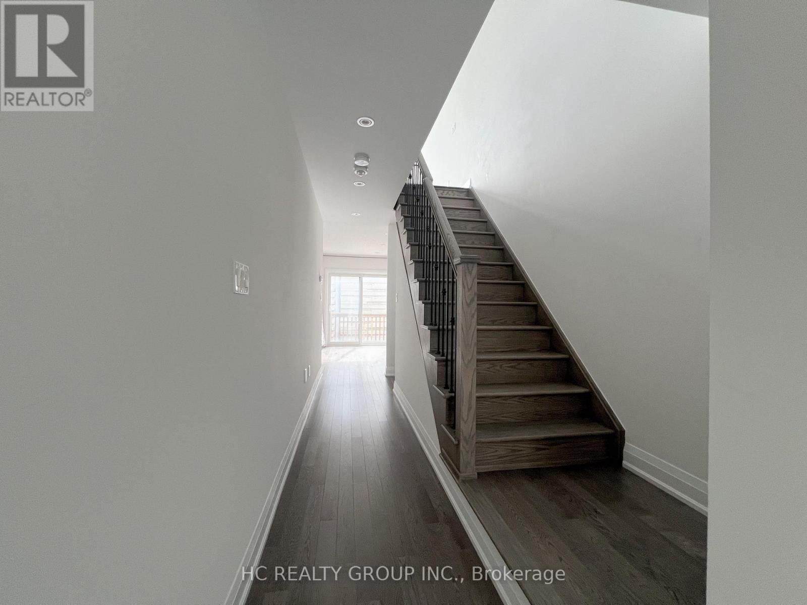 142 Moneypenny Place, Vaughan (Beverley Glen), Ontario  L4J 0L1 - Photo 3 - N12693684