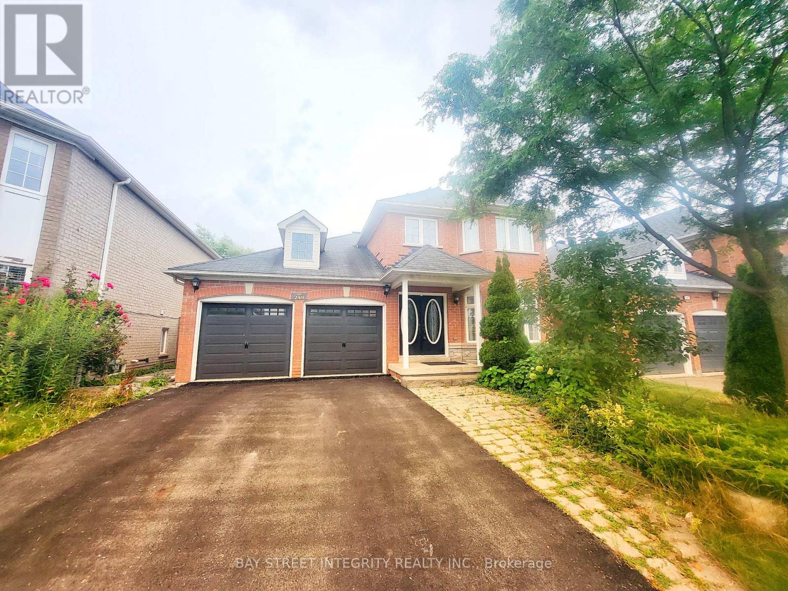 249 MARBLE PLACE, Newmarket, Ontario