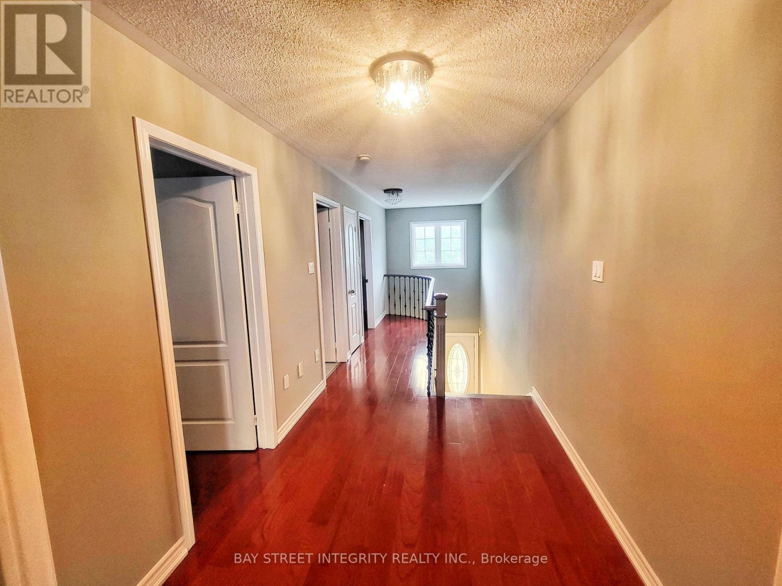 249 Marble Place, Newmarket (Woodland Hill), Ontario  L3X 2Y3 - Photo 11 - N12693704