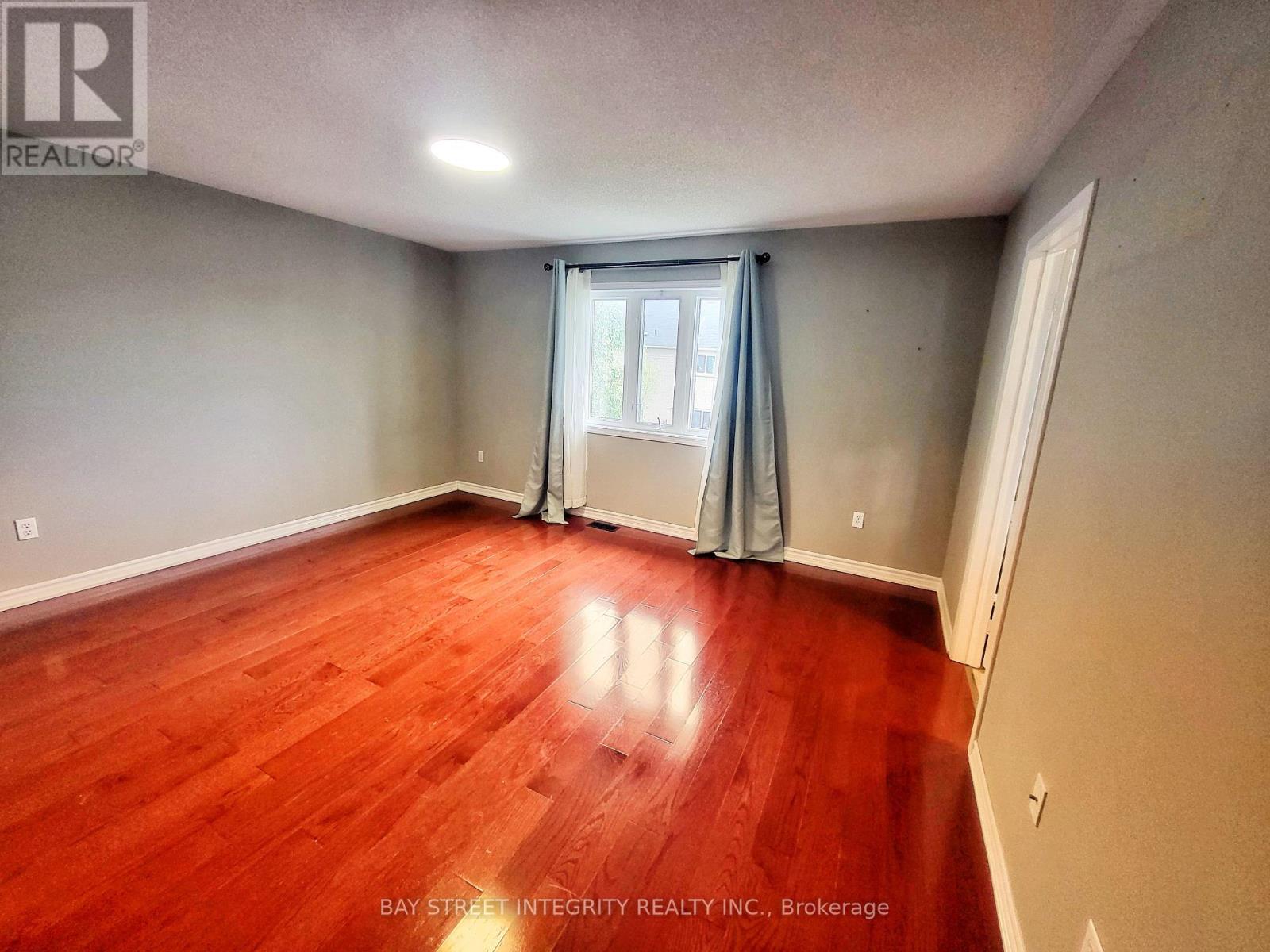 249 Marble Place, Newmarket (Woodland Hill), Ontario  L3X 2Y3 - Photo 12 - N12693704