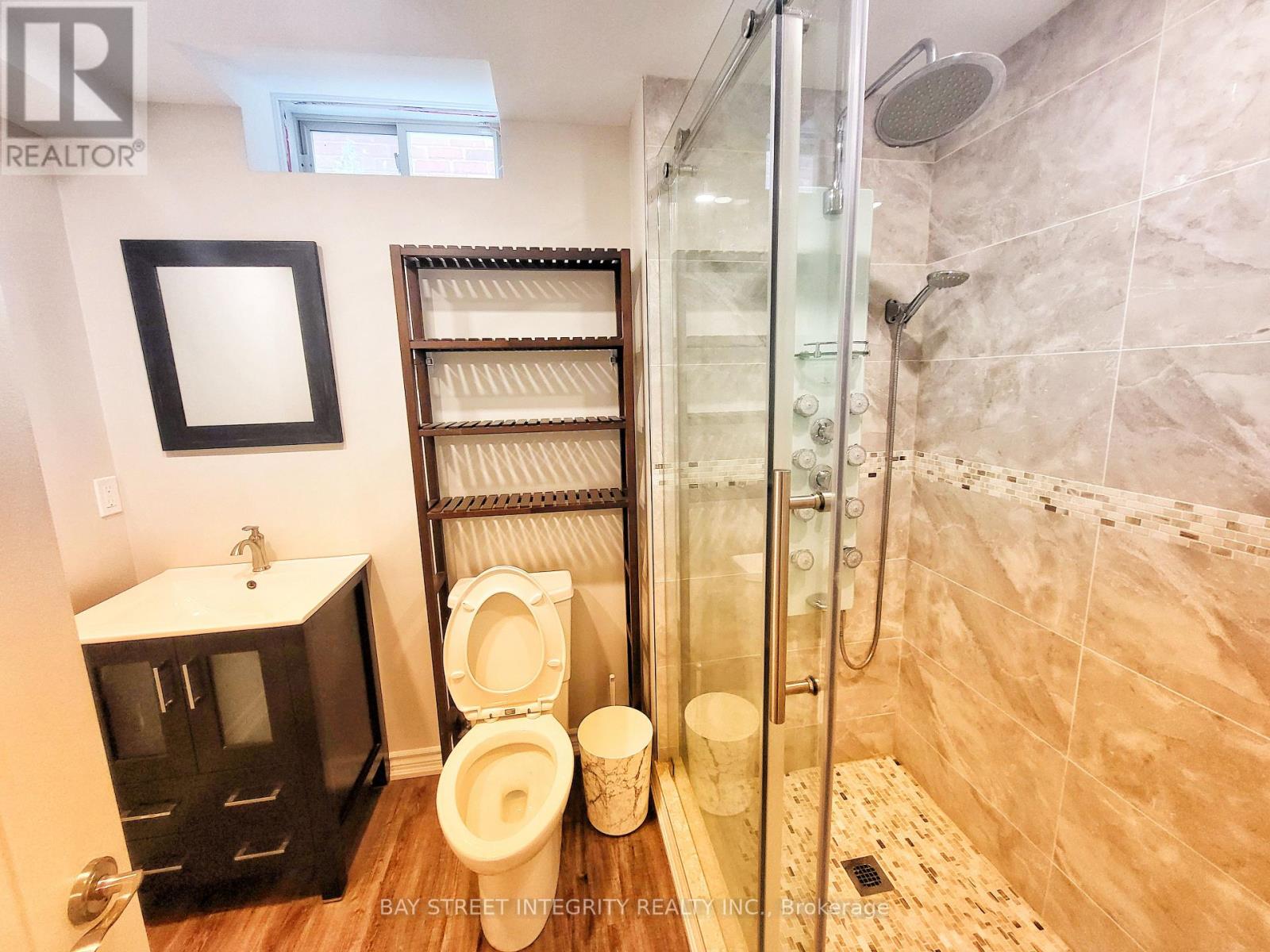 249 Marble Place, Newmarket (Woodland Hill), Ontario  L3X 2Y3 - Photo 23 - N12693704