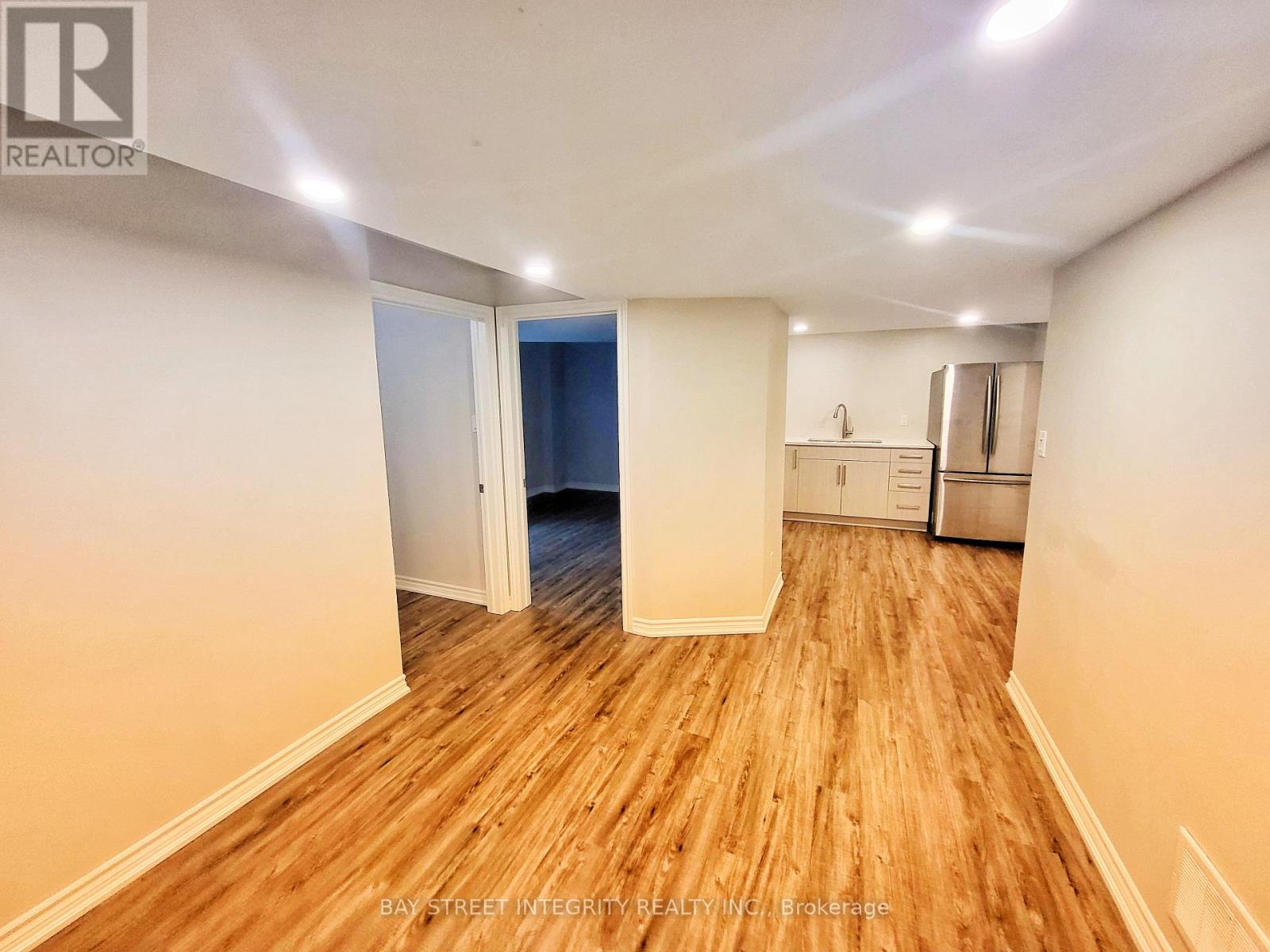 249 Marble Place, Newmarket (Woodland Hill), Ontario  L3X 2Y3 - Photo 26 - N12693704