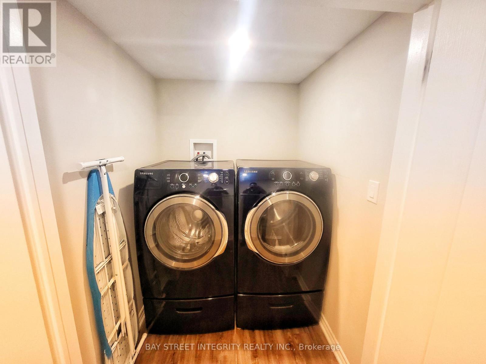 249 Marble Place, Newmarket (Woodland Hill), Ontario  L3X 2Y3 - Photo 31 - N12693704