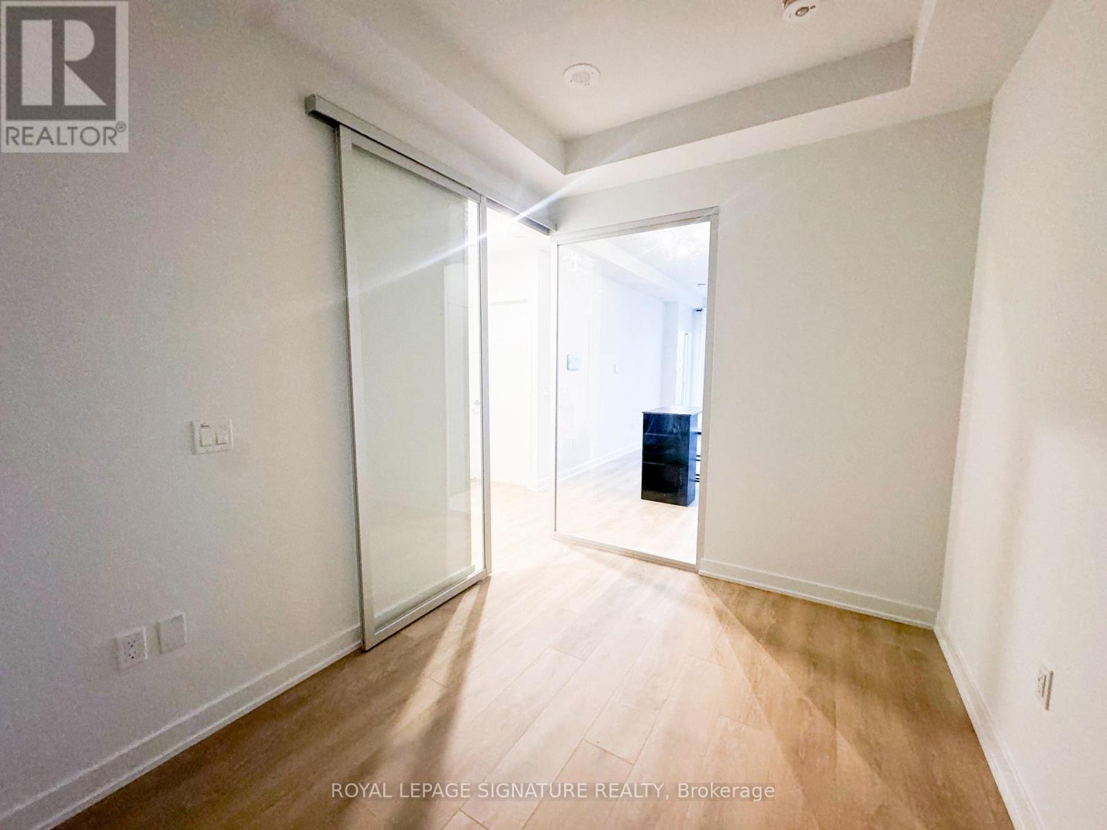 620 - 1 Fairview Road E, Mississauga (Mississauga Valleys), Ontario  L5A 4C6 - Photo 6 - W12693658