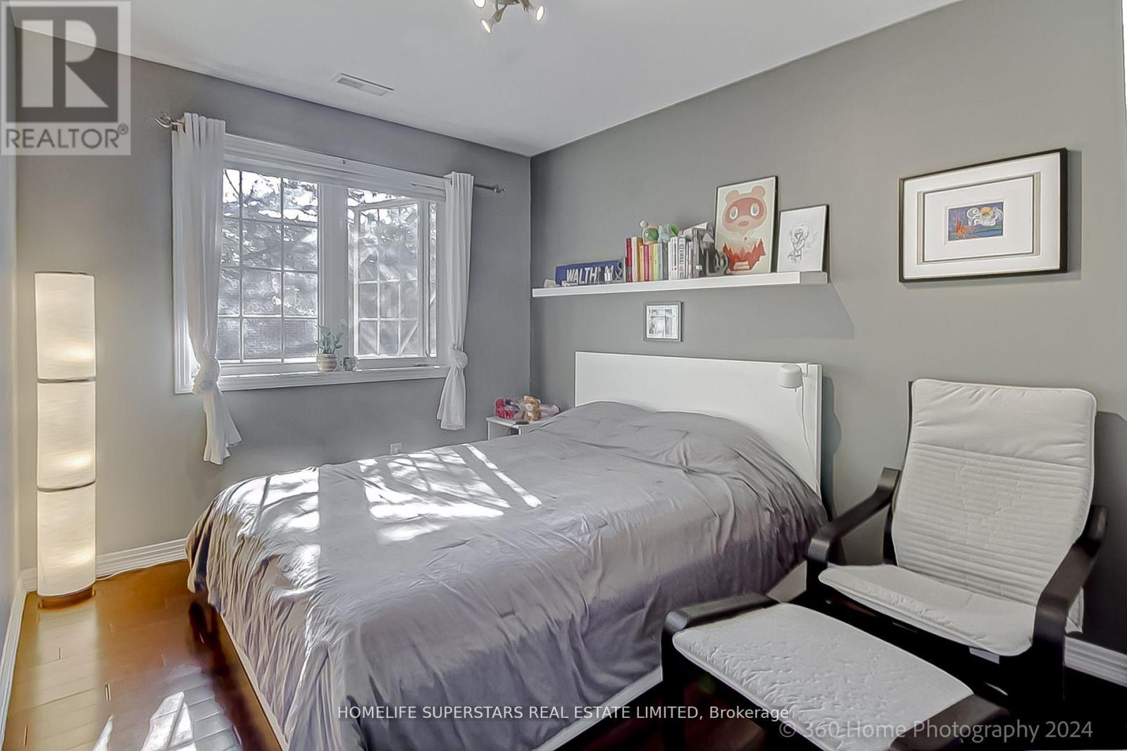 47 Harlow Crescent, Toronto, Ontario  M9V 2Y7 - Photo 6 - W12693666