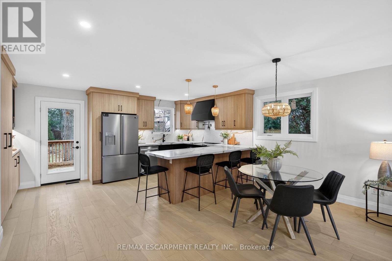 5375 Riverside Drive, Burlington, Ontario  L7L 3X9 - Photo 12 - W12693682