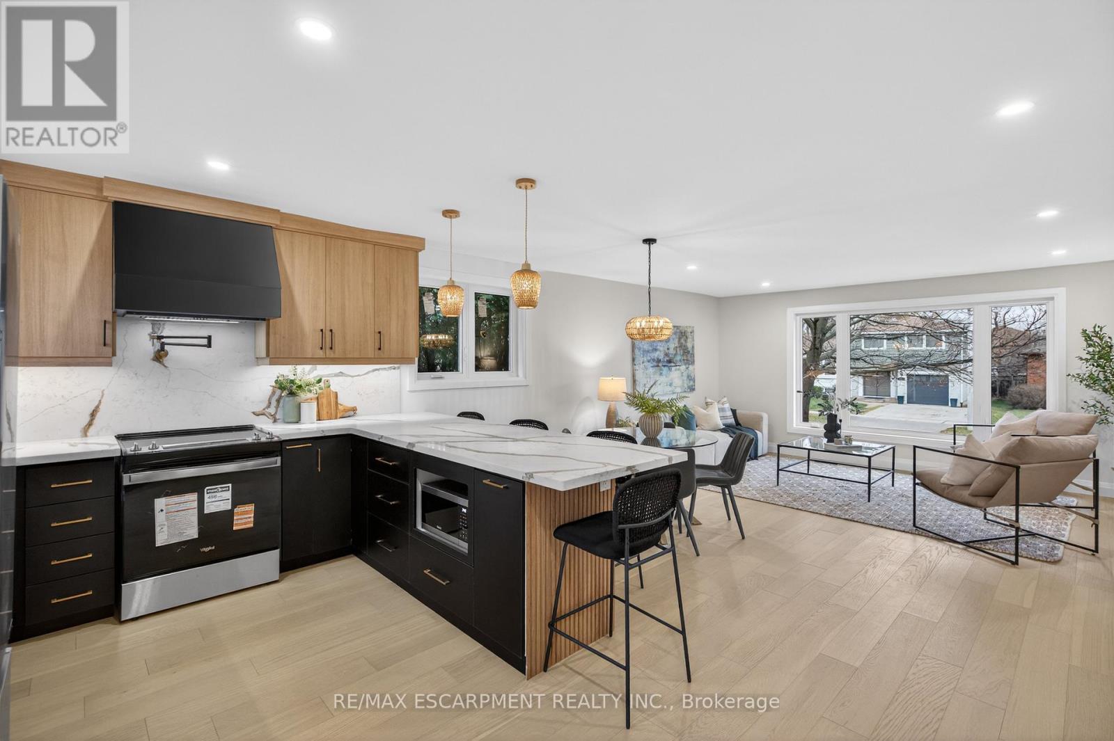 5375 Riverside Drive, Burlington, Ontario  L7L 3X9 - Photo 15 - W12693682