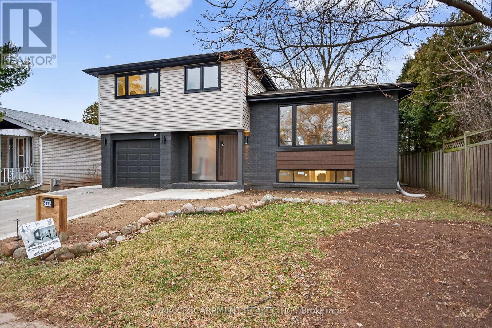 5375 Riverside Drive, Burlington, Ontario  L7L 3X9 - Photo 2 - W12693682