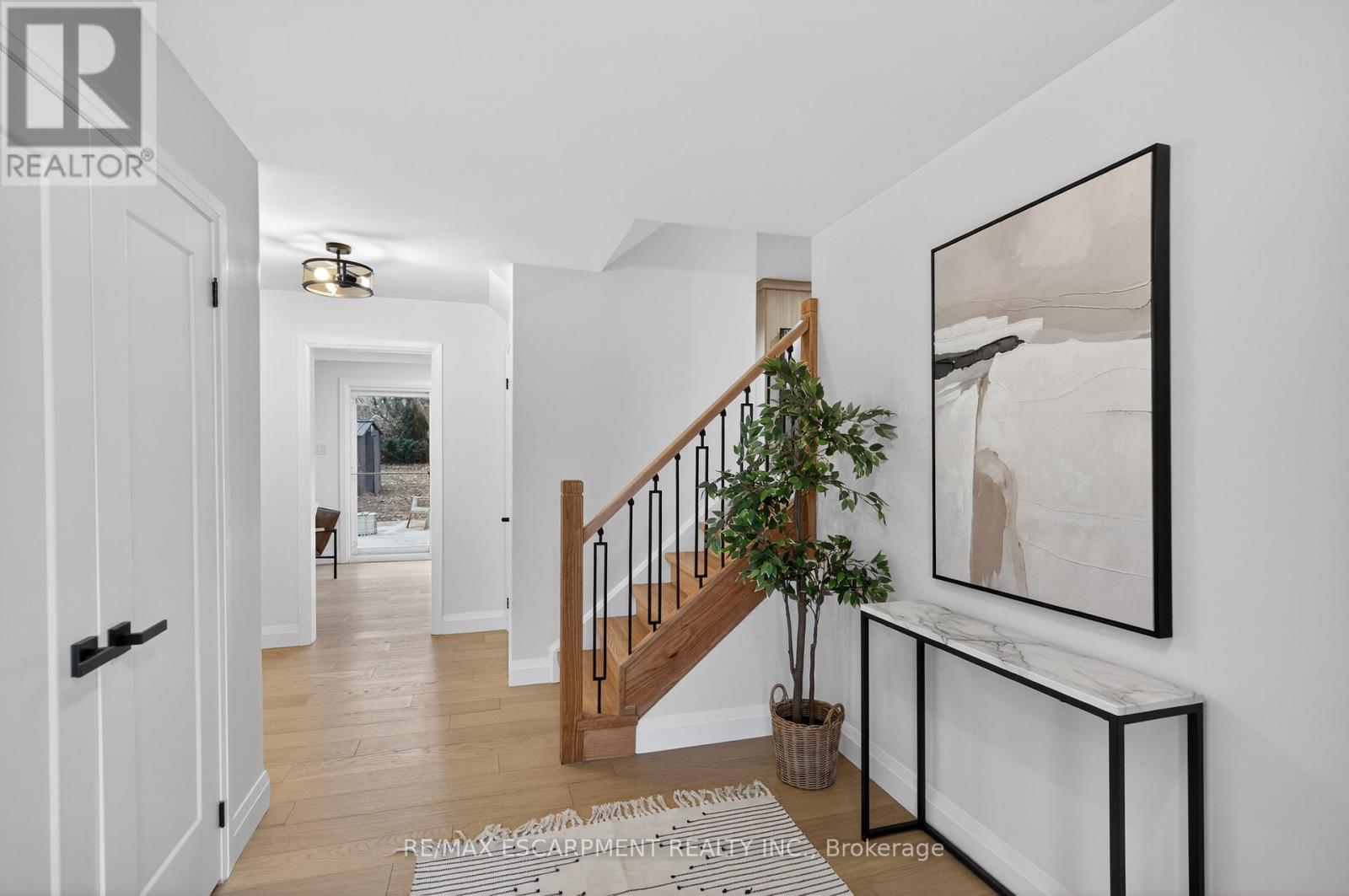 5375 Riverside Drive, Burlington, Ontario  L7L 3X9 - Photo 6 - W12693682