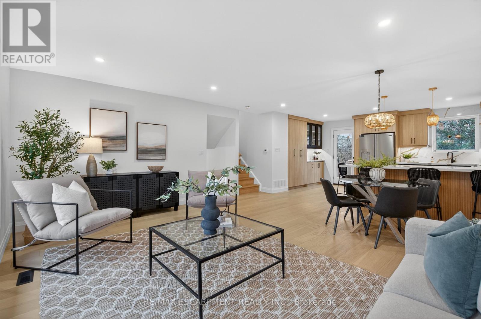 5375 Riverside Drive, Burlington, Ontario  L7L 3X9 - Photo 9 - W12693682