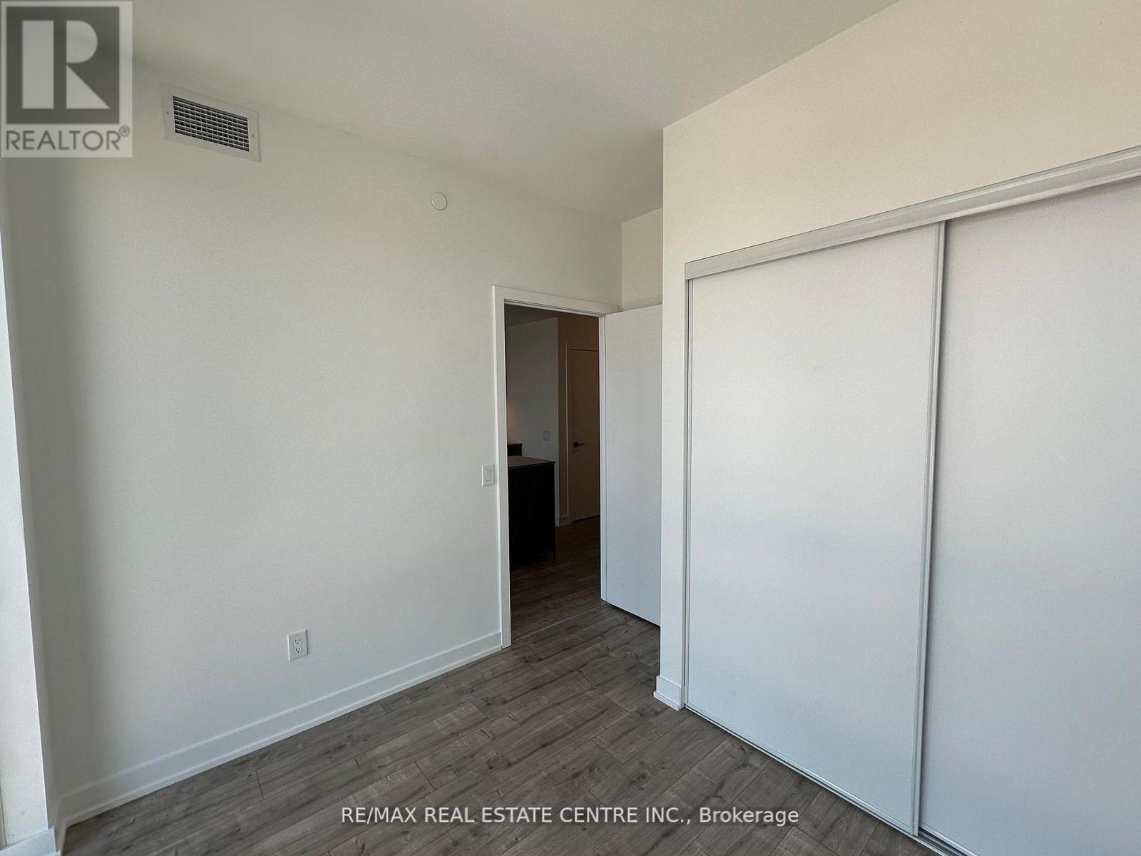 1002 - 220 Missinnihe Way, Mississauga (Port Credit), Ontario  L5H 0A9 - Photo 10 - W12693690