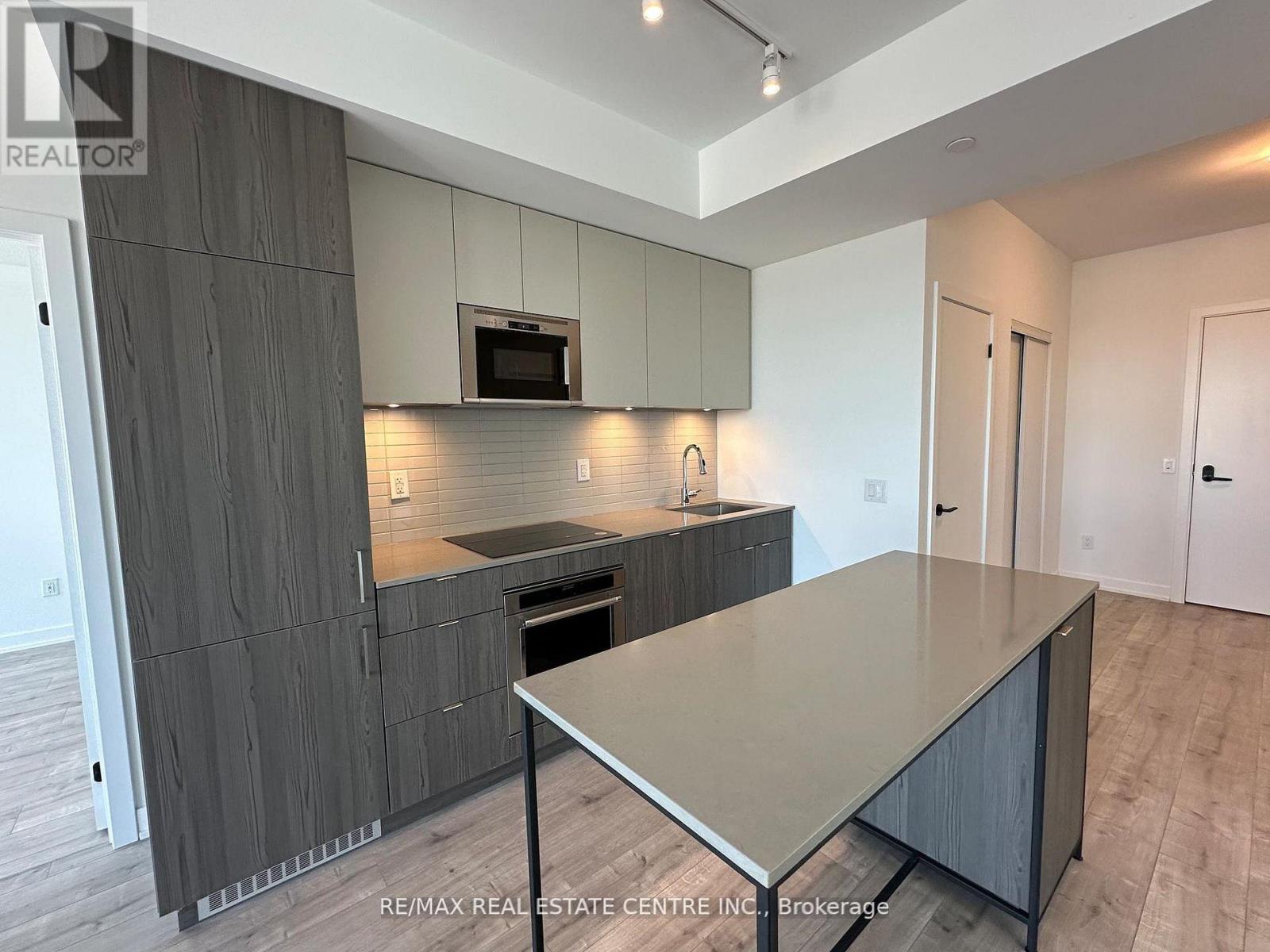 1002 - 220 Missinnihe Way, Mississauga (Port Credit), Ontario  L5H 0A9 - Photo 8 - W12693690