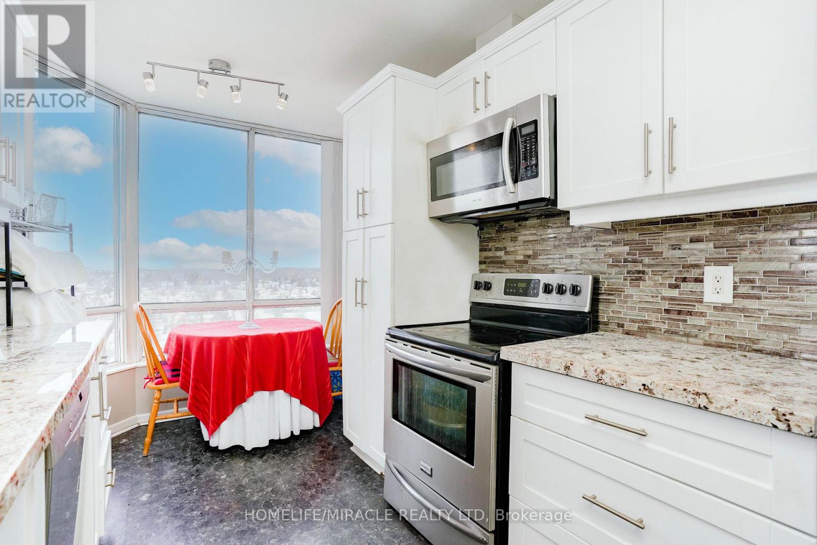 1705 - 26 Hanover Road, Brampton, Ontario  L6S 4T2 - Photo 12 - W12693696