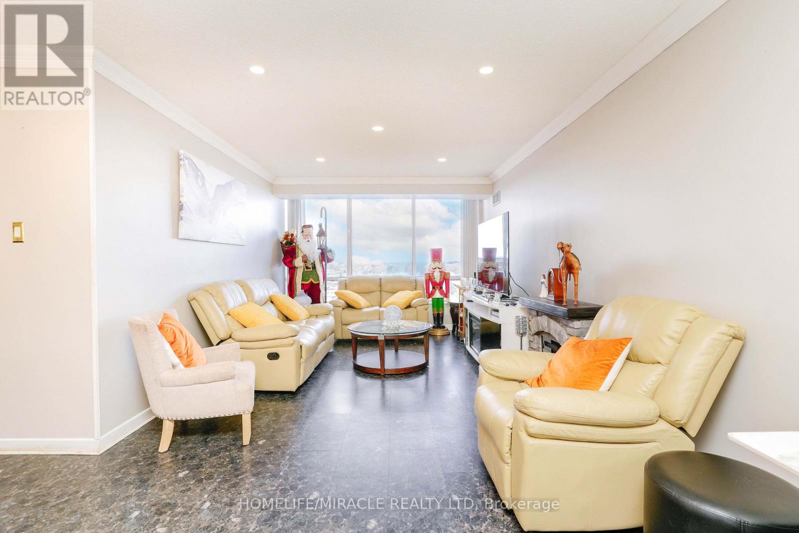 1705 - 26 Hanover Road, Brampton, Ontario  L6S 4T2 - Photo 3 - W12693696