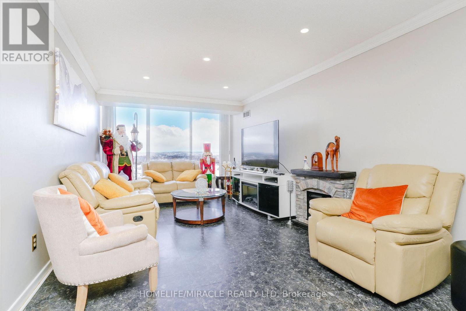 1705 - 26 Hanover Road, Brampton, Ontario  L6S 4T2 - Photo 4 - W12693696